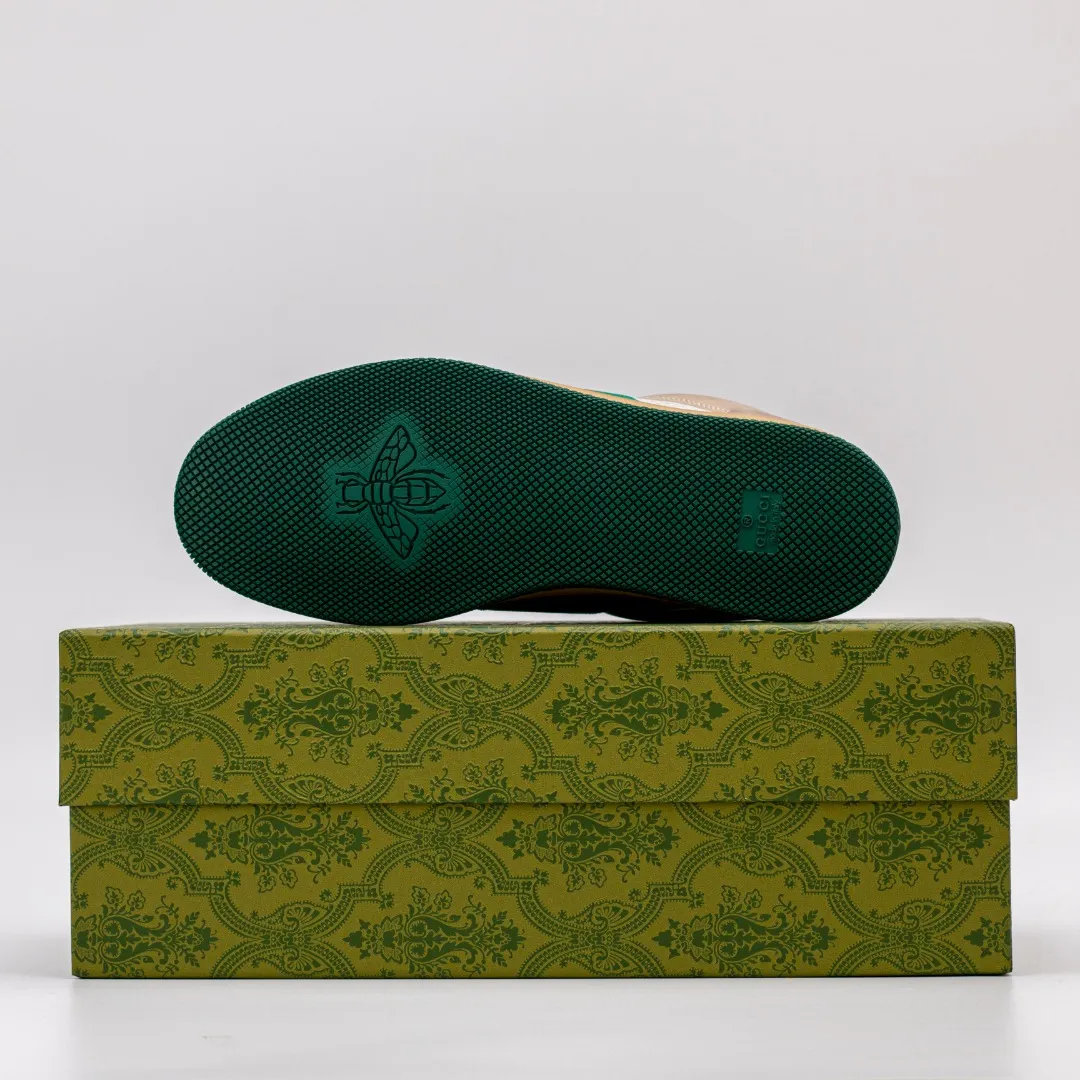 Ex-factory price 620 [Higher version] GUCCI casual sports distressed small dirty shoes, polished cowhide fabric, hand-made distressed effect!  Original terry cloth, delicate, soft, comfortable and breathable. Privately molded steel-stamped two-color original TPU outsole (lower layer is wider, upper layer is narrower) to differentiate the wrong version of the outsole in the market. Fabric, material, outsole, detail comparison SIZE: 34-41, 38-45 regular size (women's 34, 41, men's 38, 45 customized, non-returnable and non-exchangeable) (women's colors and men's models need to be customized)